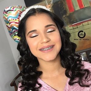 Meet your Posher, Yolexy